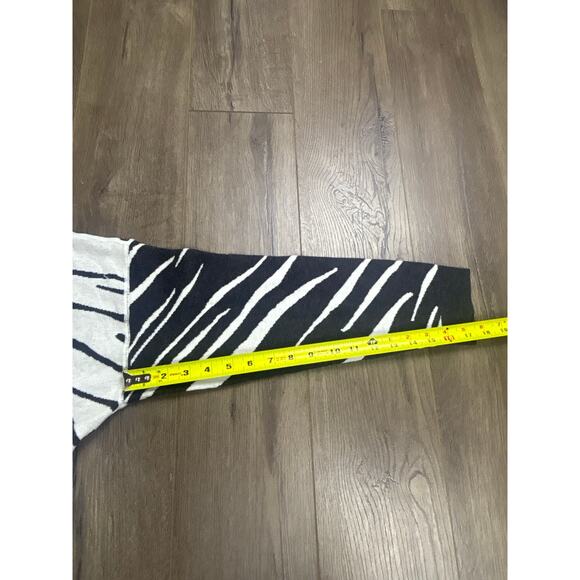 Tribal Women’s Size Large Sweater Zebra Stripe Black White 100% Cotton Knit - Picture 4 of 6